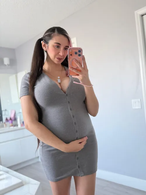 Pretty and pregnant
