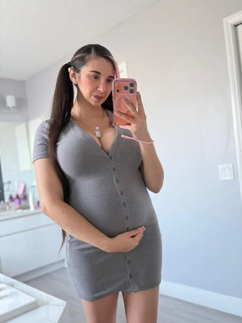 Pretty and pregnant