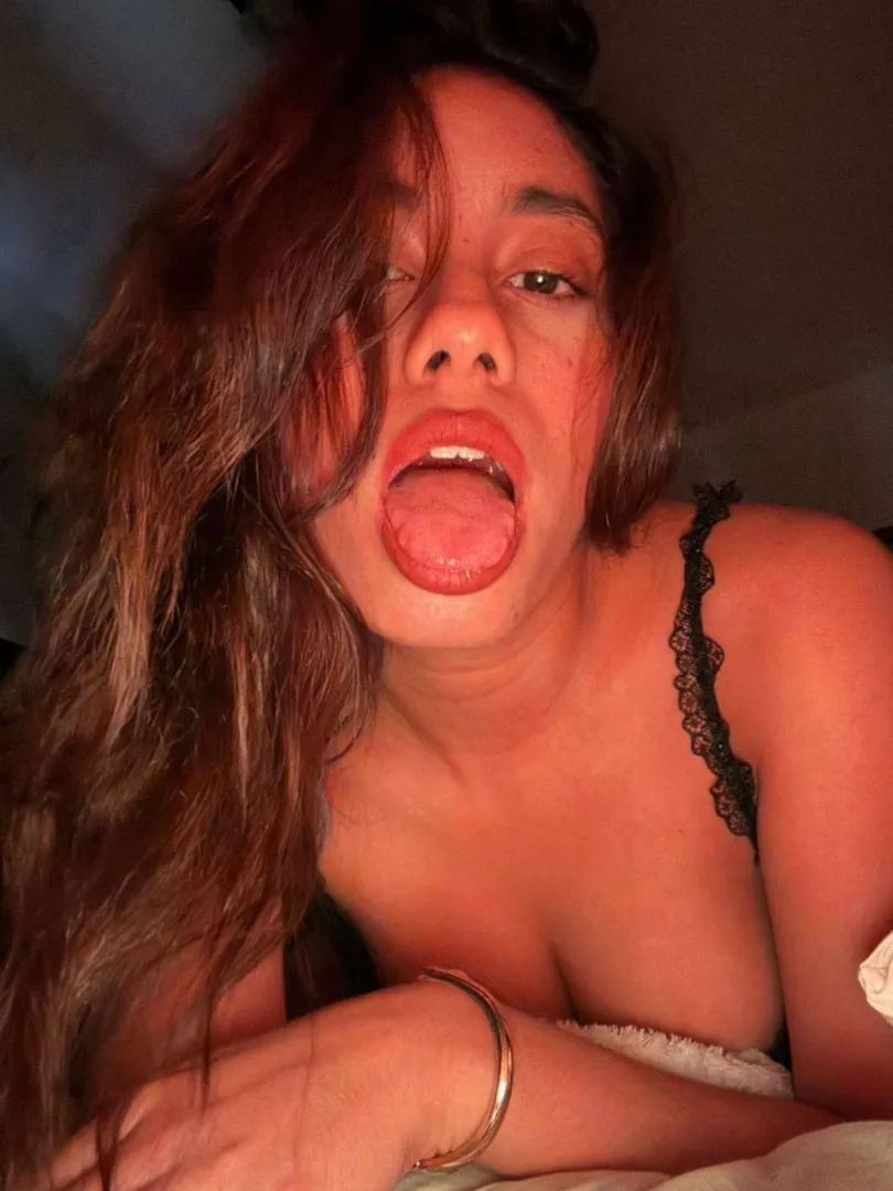 Pretty girls have hungry mouths. I’m no exception {f}