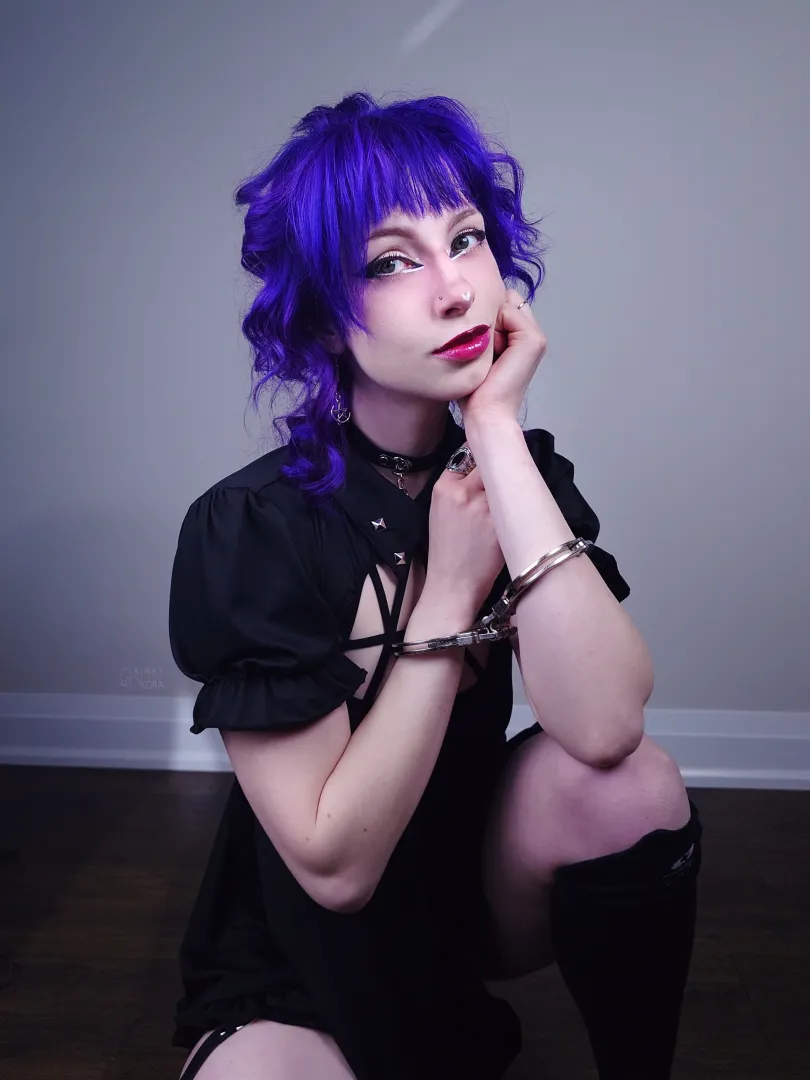 pretty whore in shiny cuffs~