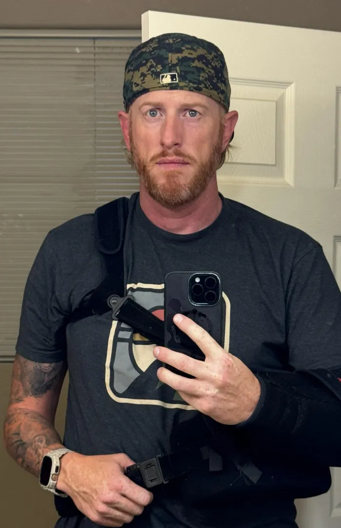 Protect yourselves against this abusive predator. Knowingly exposes his partners to STIs!