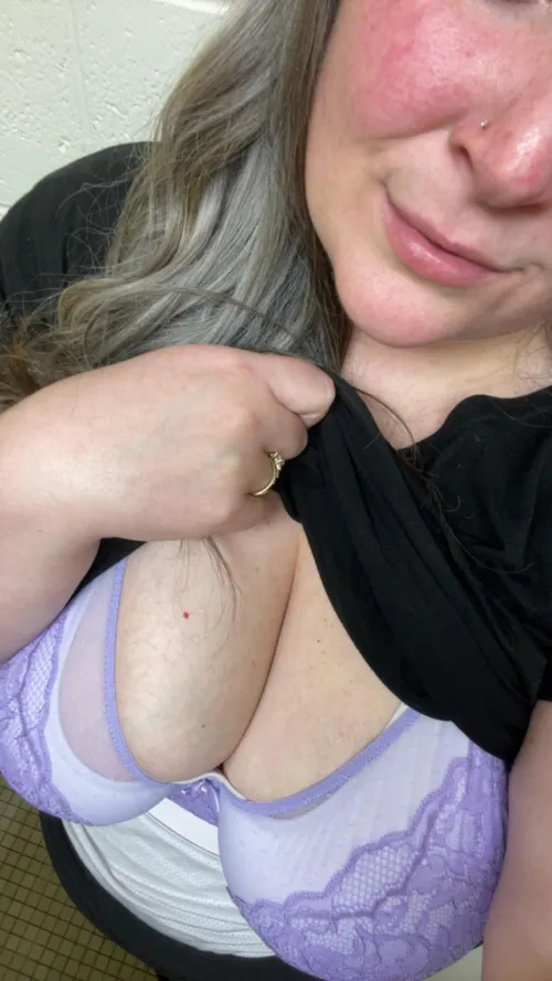 Purple bra ‍♀️‍♀️