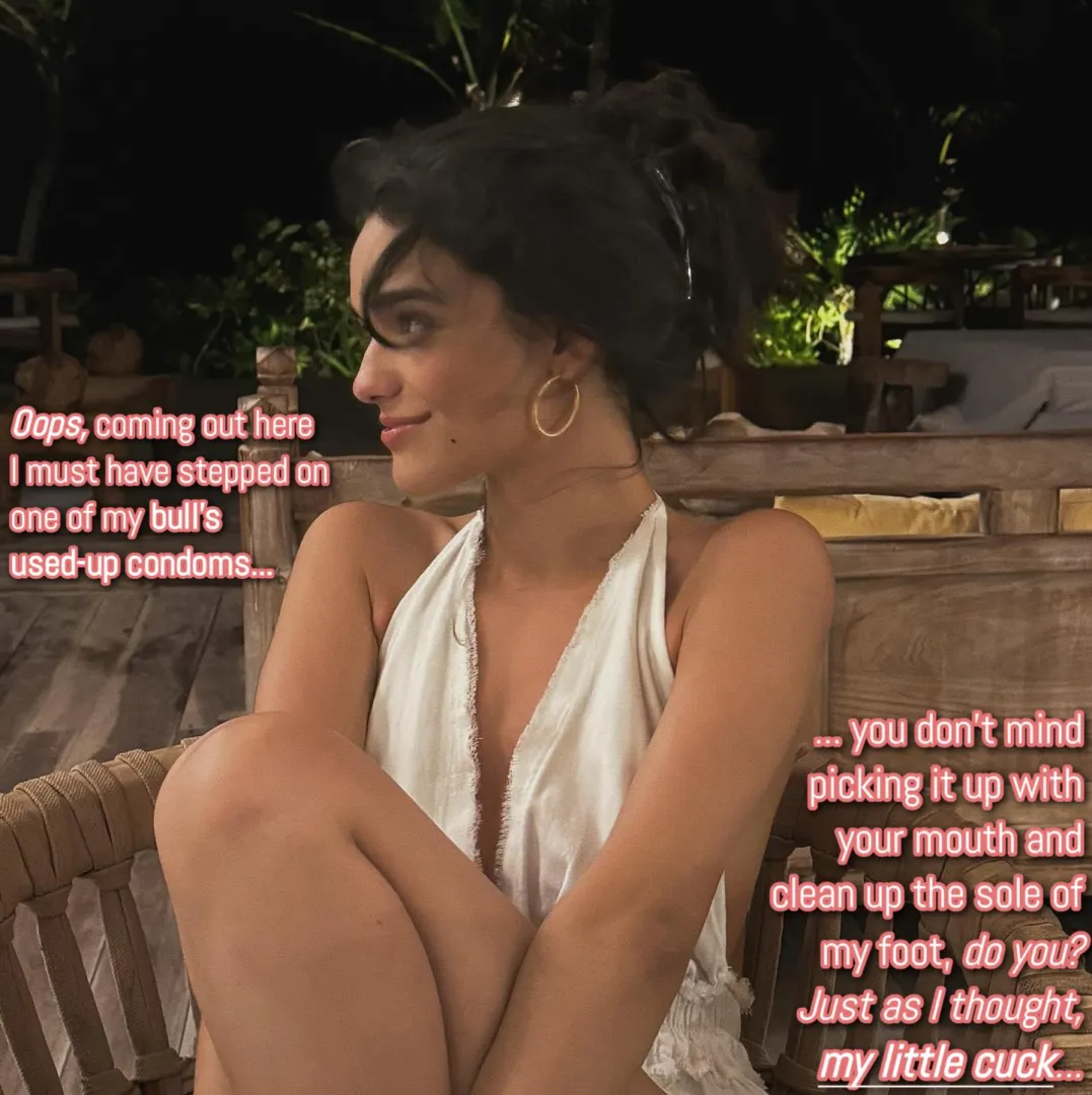 Rachel's foot needs a little service (No ImageFap)