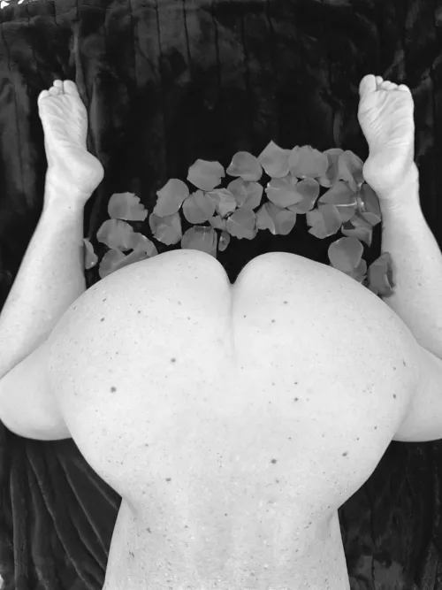 Ready for the weekend (f)55