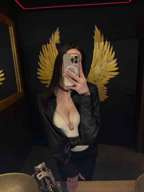 reagier wenn du ne 19j dorfmatratze nackt sehen willst.. schick dir dann was 