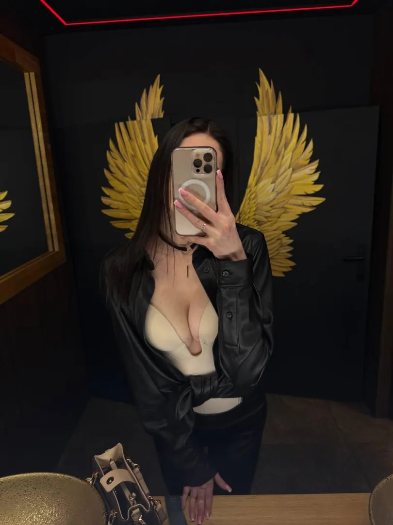 reagier wenn du ne 19j dorfmatratze nackt sehen willst.. schick dir dann was 