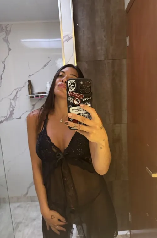 Real sexy selfie are from the heart