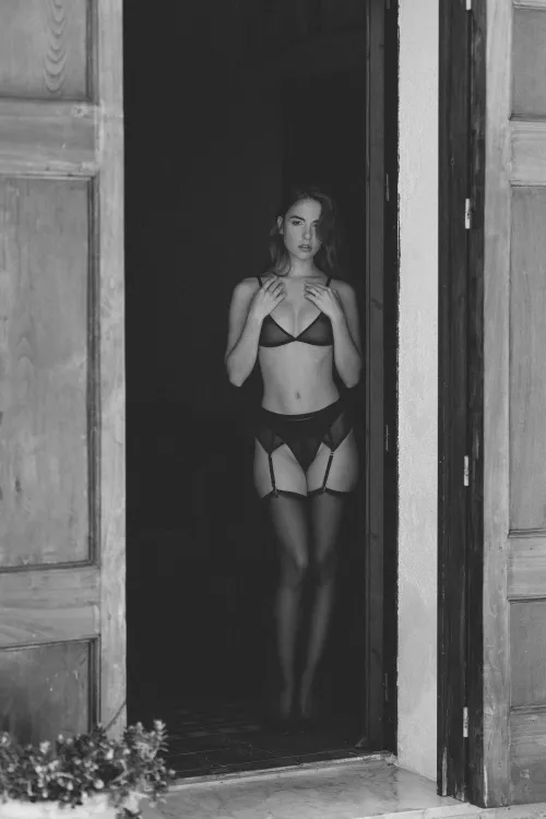 Rebecca in a shooting in Sicily