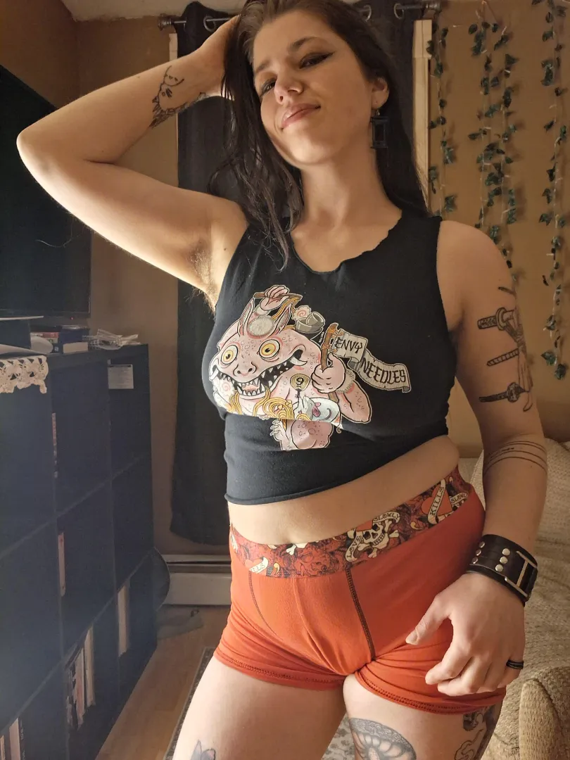 Red boxers on a punk alt baddie