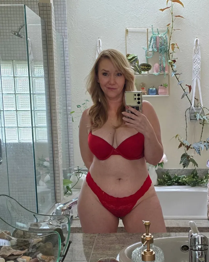 Red is my color ❤️ I hope you agree [F52]