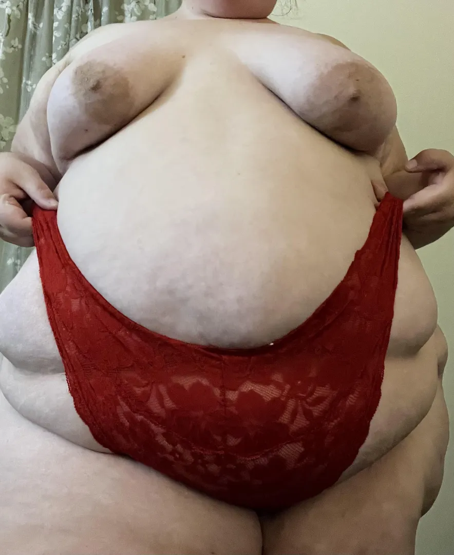 Red is my favorite color ❤️ [Selling] $20 plus $5 per day of wear  CashApp or PayPal only! USA ONLY! DM for extra add ons 