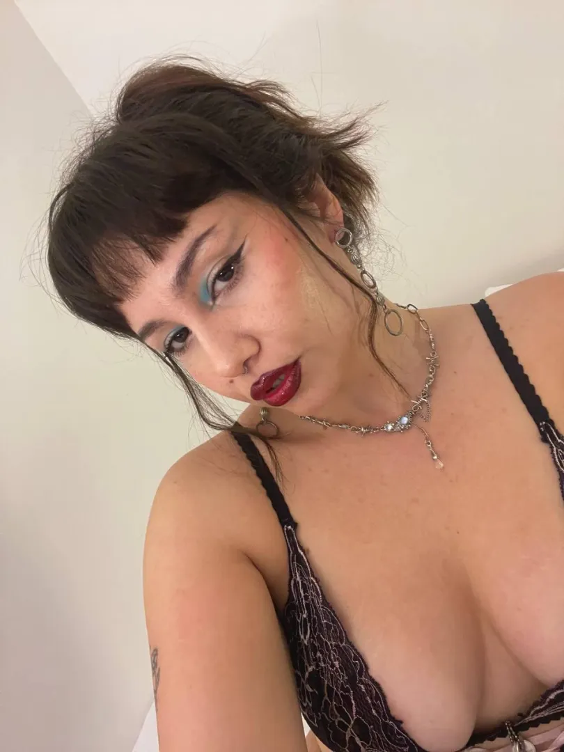 red lips are the hottest