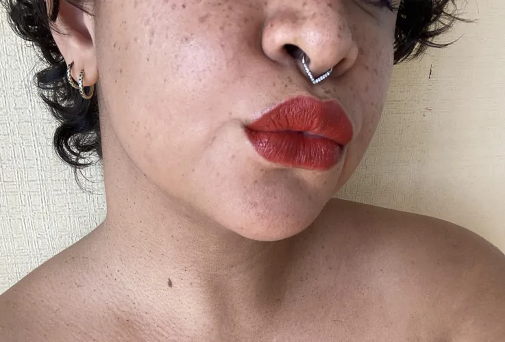 Red lipstick loves my Caribbean skin!! 