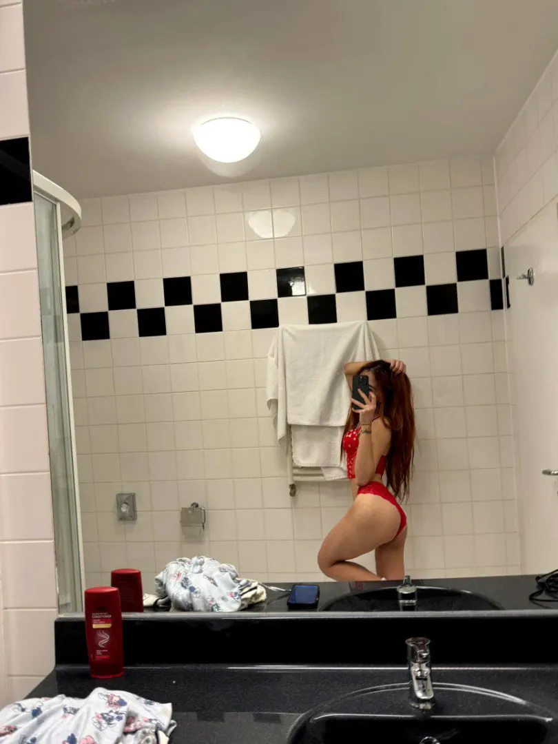 Relaxing after my yoga☺️