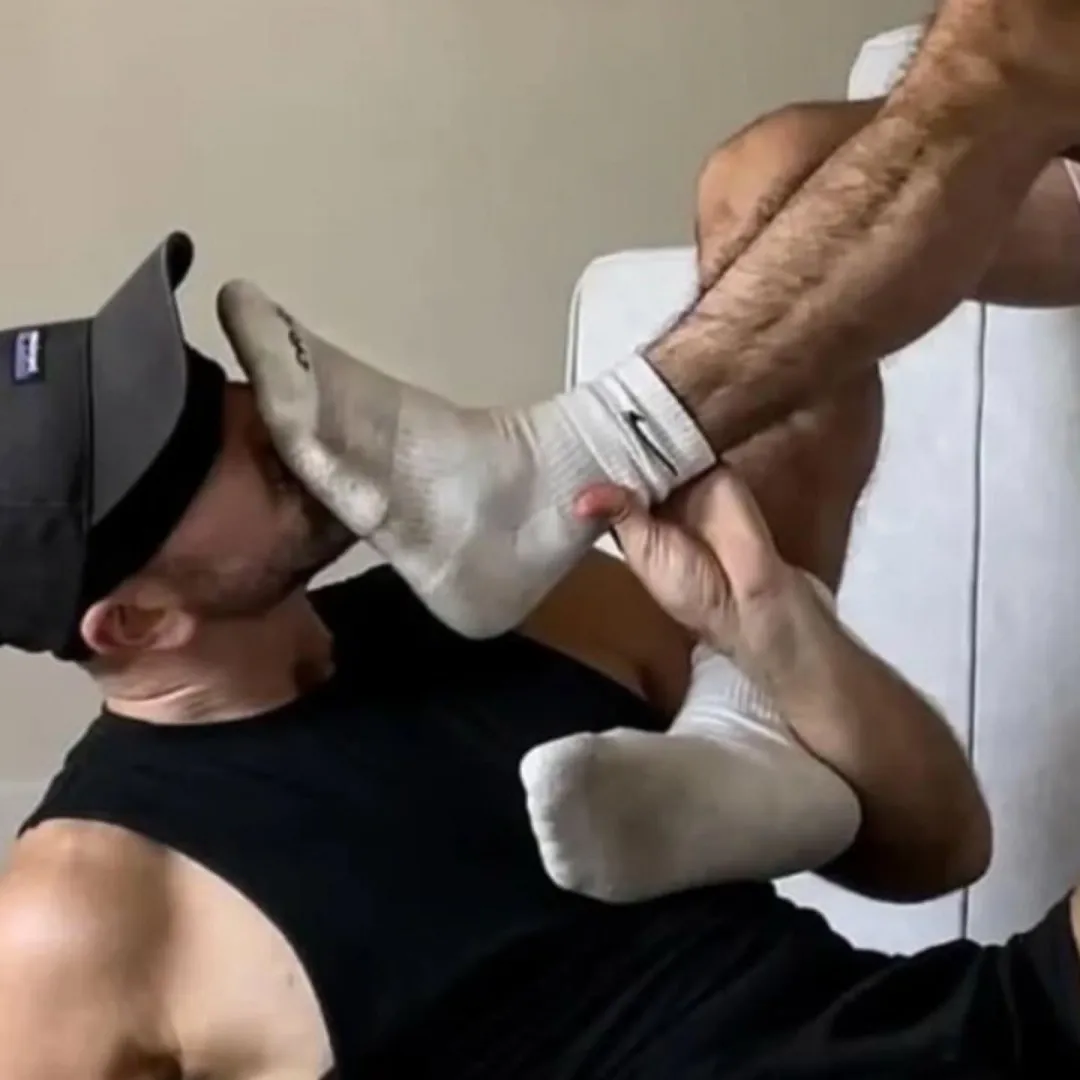 Rends moi totalement accro à tes cho7 et tes odeurs d’Alpha !