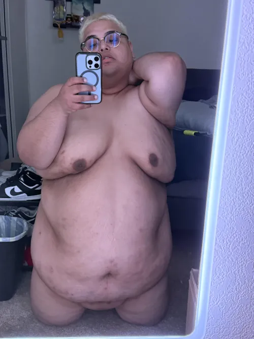 Reposting because I look hot here ‍↕️