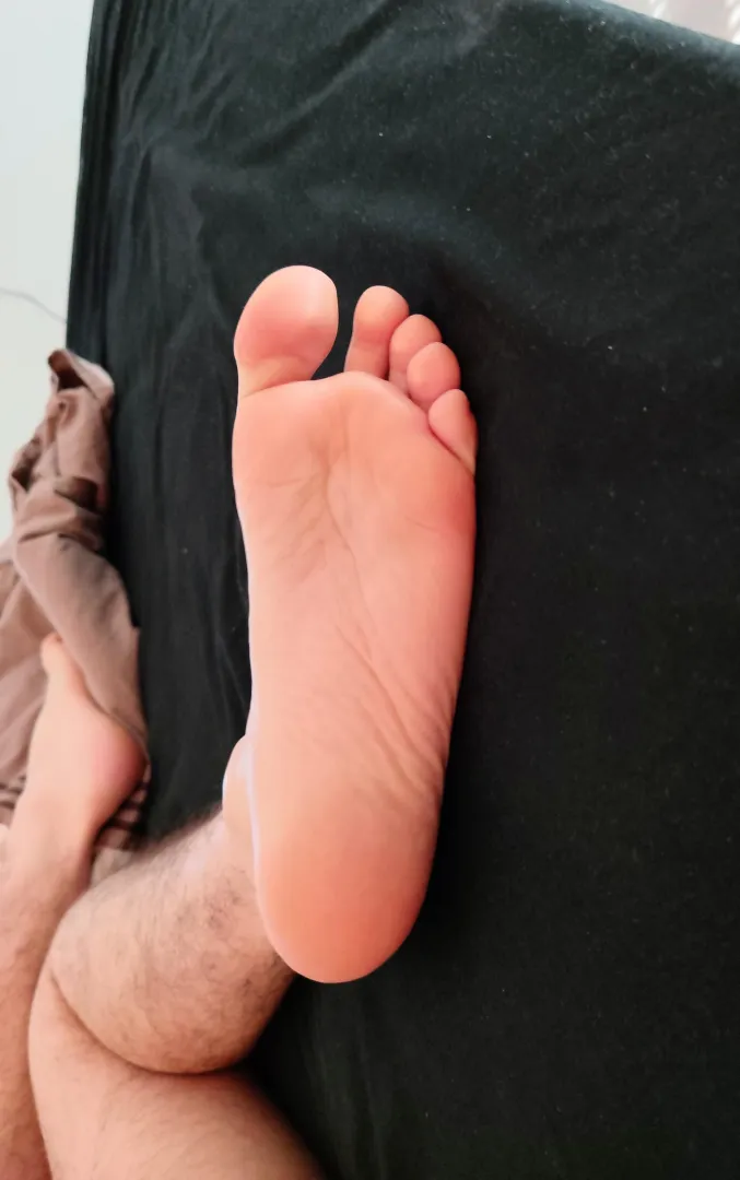 Salut  tu veux le lécher ? 