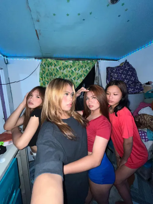 say” cutie “ if you want see my four nude pic with my sister