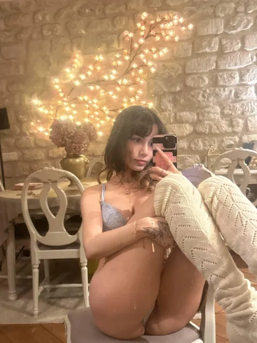 Say yes if you'll fuck my tits and i'll send u my nudes (first 111 only)