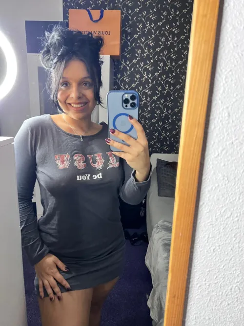 Securing my hairbun to radiate wild charm believing I am the sexiest star in the crowd