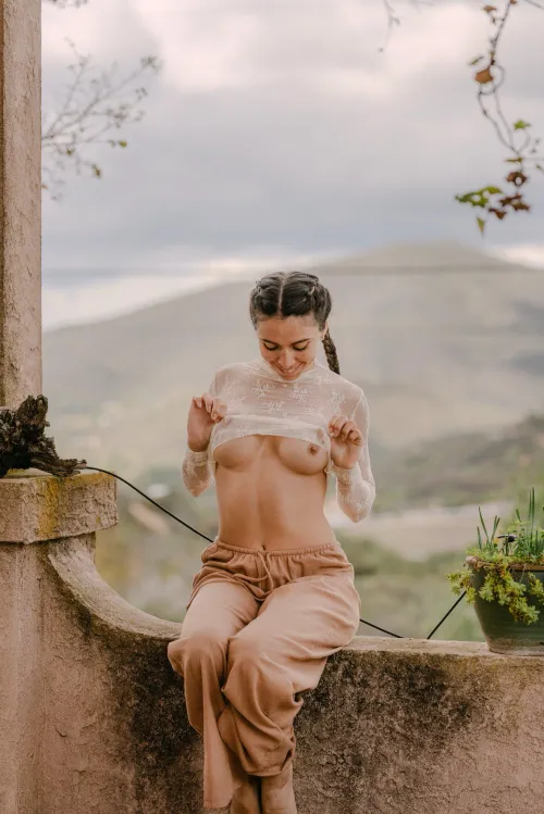 See through shirts are so esthetics