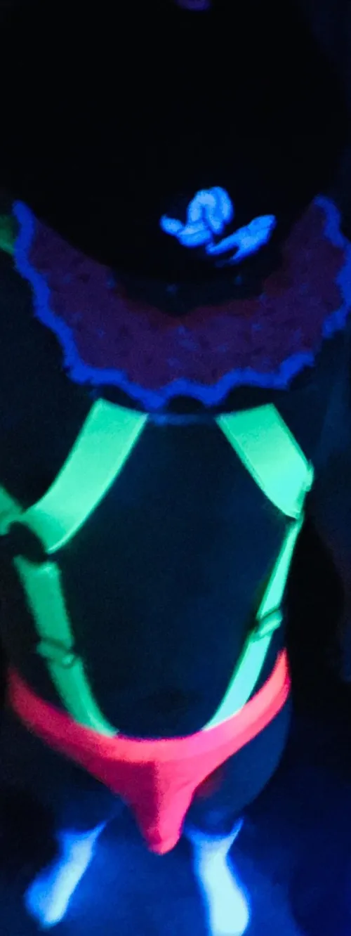 Seeking vers switch playmate in Jacksonville m4m. WYA king?