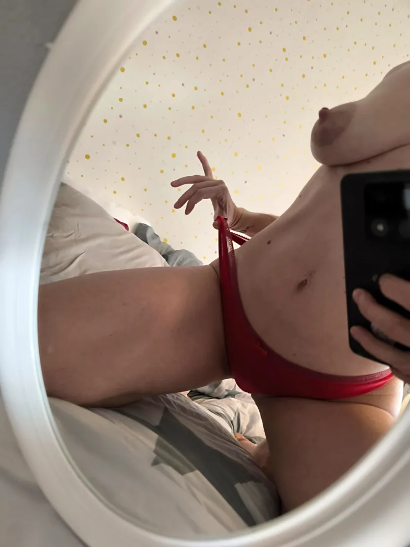 [seller] [EU] [S] Treat yourself to the sweet scent of a hot MILF  Various panties available 