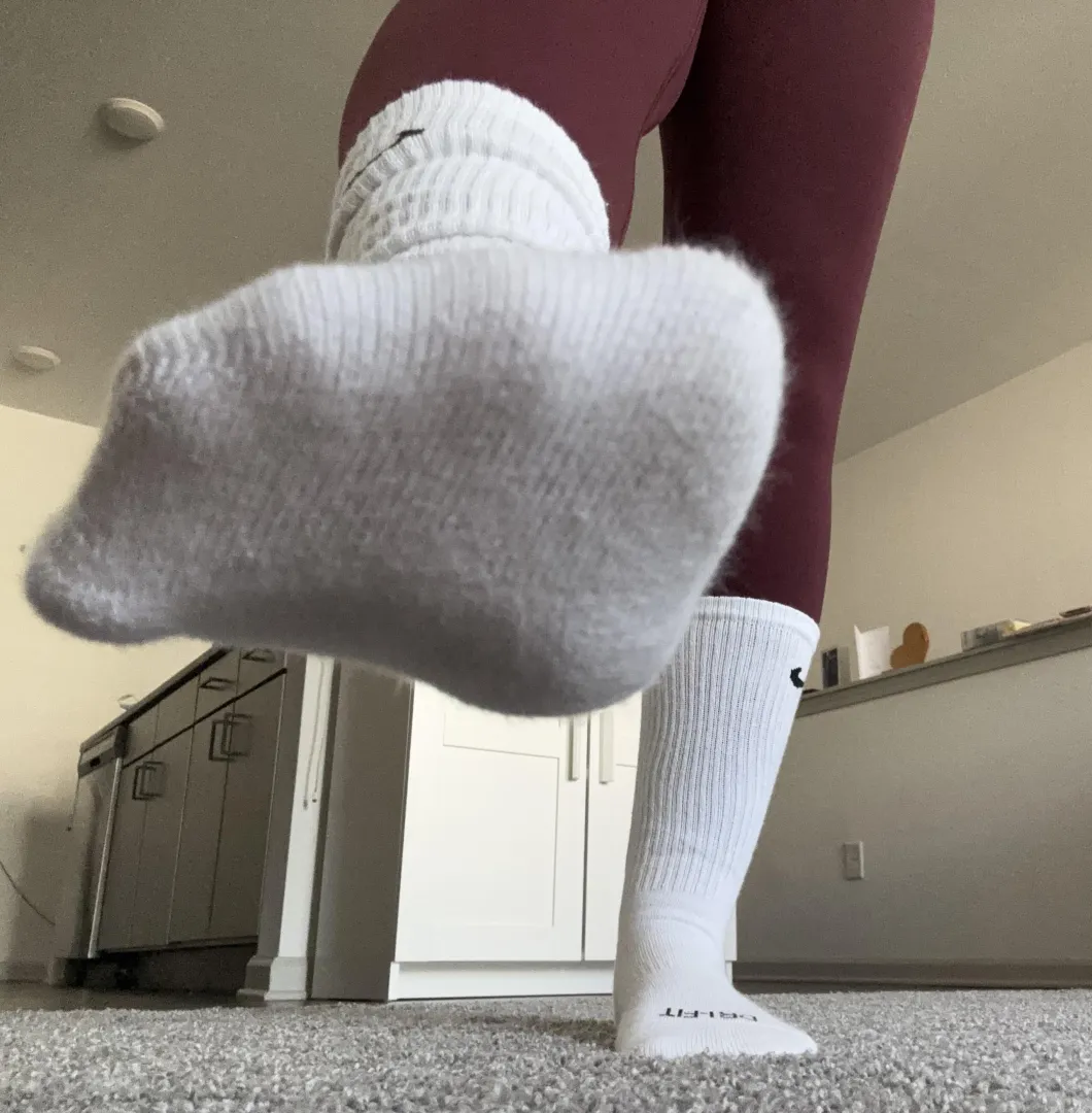 [selling] building my Nike collection for y’all 