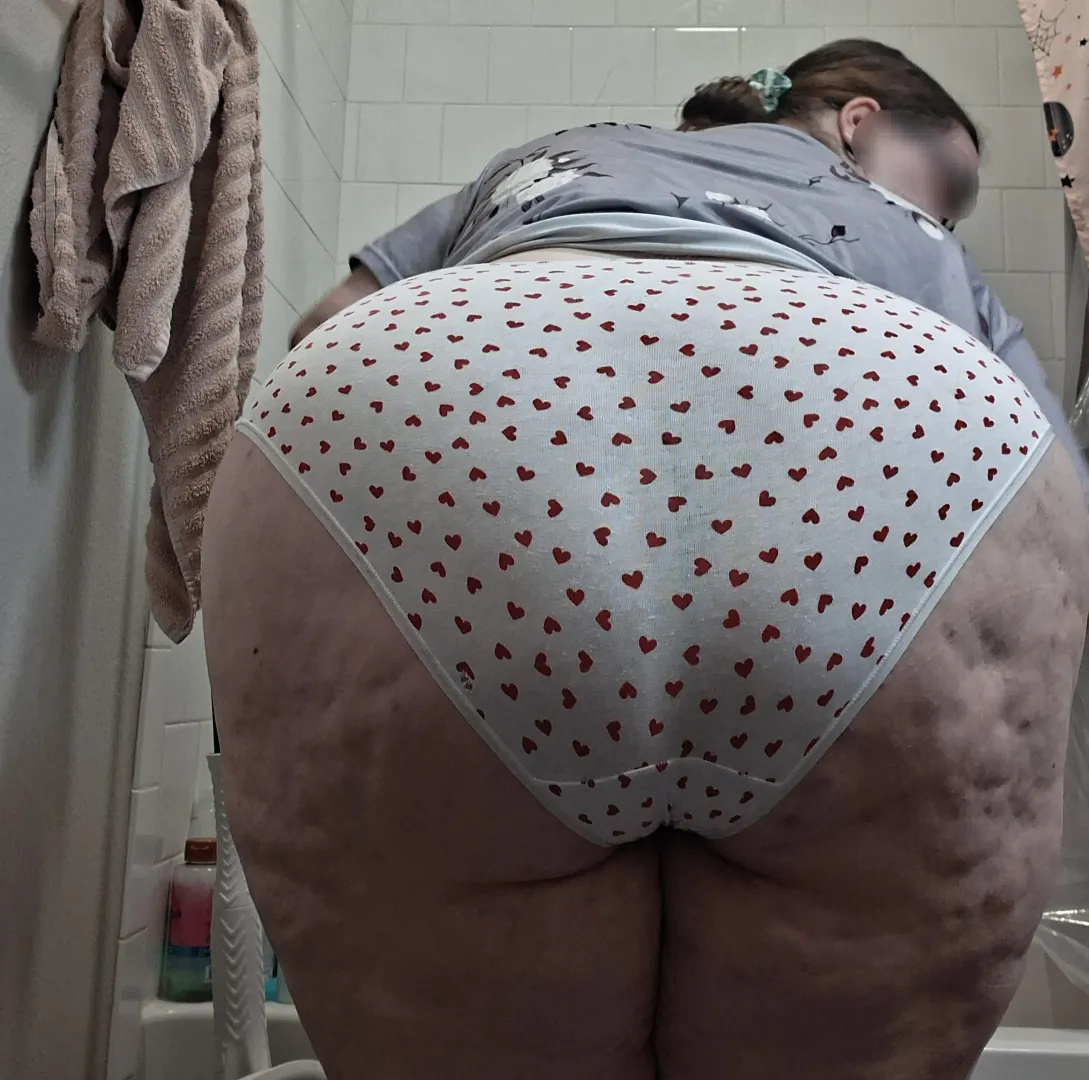 [selling] come check out my panty drawer and book your own custom wear for what your heart desires today! [fullback][thong]  DM or SC to purchase