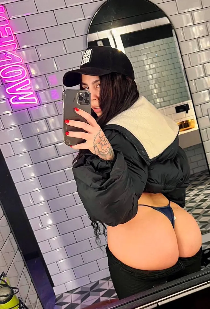 Selling] Cum and have some fun with me today  Send me a message if you want me to empty your balls  I'm available right now [Cam] [Sext]