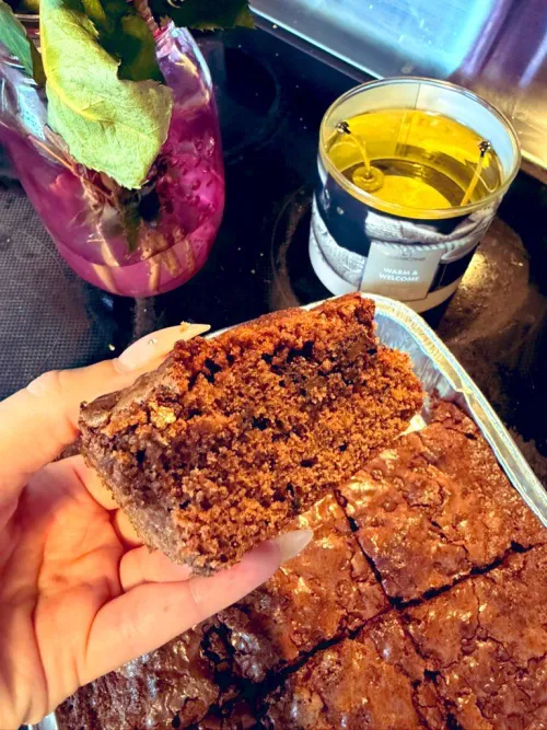 [SELLING] goddesses famous scat brownies .. snatch em up while available