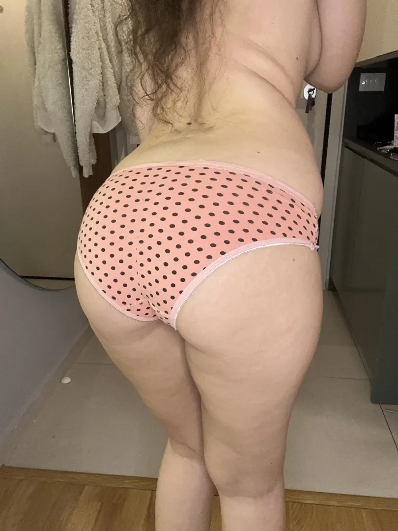 [selling] My panties are looking for a nose