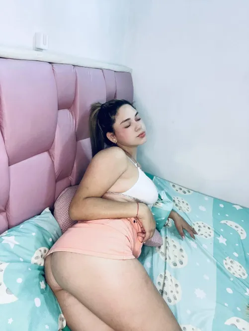 [selling] [sext] A high-end distraction for your Thursday.  Premium Sexting and immersive GFE available right now. [GFE] [PIC]