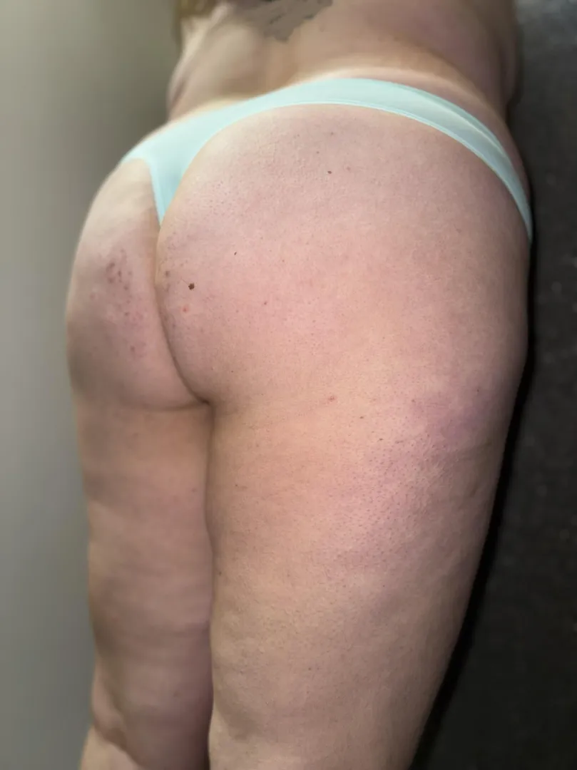 [selling] Still waiting to make my first sale! Dm if you’re interested! I have add-ons available as well!