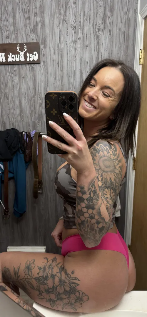 [selling] [us] cum get a taste of what I got let me know what you like