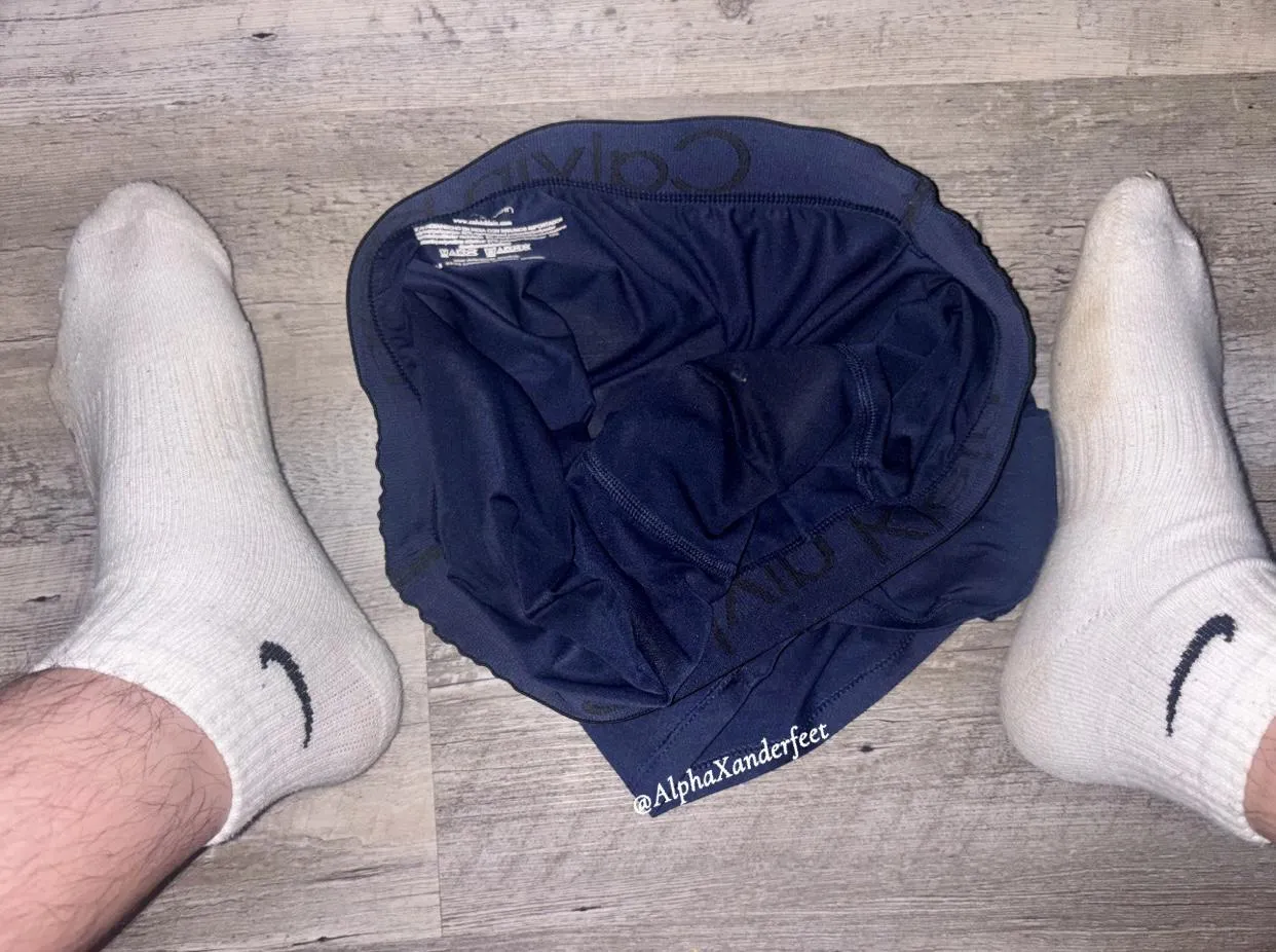 [SELLING] [USA] [23Y/O] [GYMBRO] [STARTING AT 30] Running low on stock boys, cum and get you a taste of my perfect jock body ‍