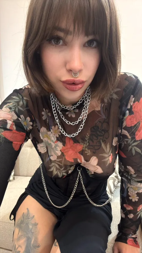 Sending my cum vids to every guy that upvs (my auto reply is on) just say 