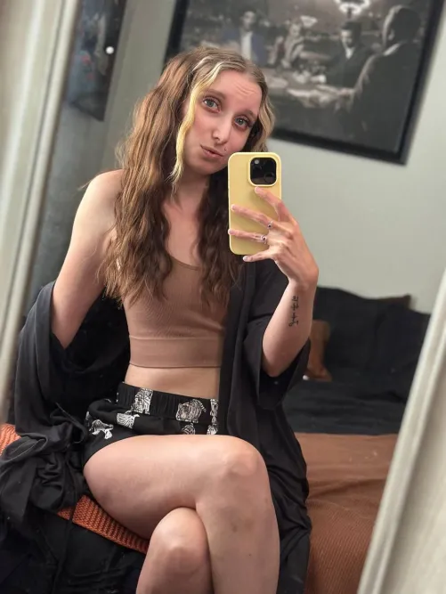 Sending my nudes to the first 100 people who say yes