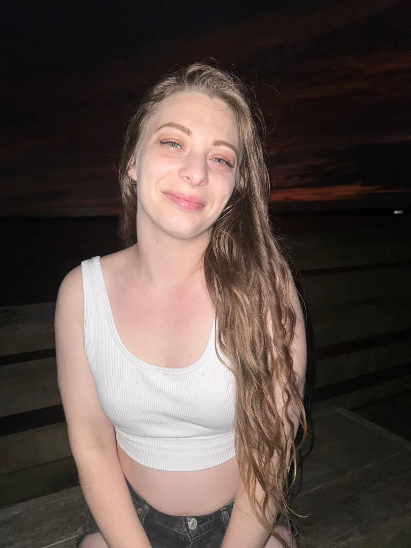 Sending nudes to the first 32 lucky guys who just say Yes here now!