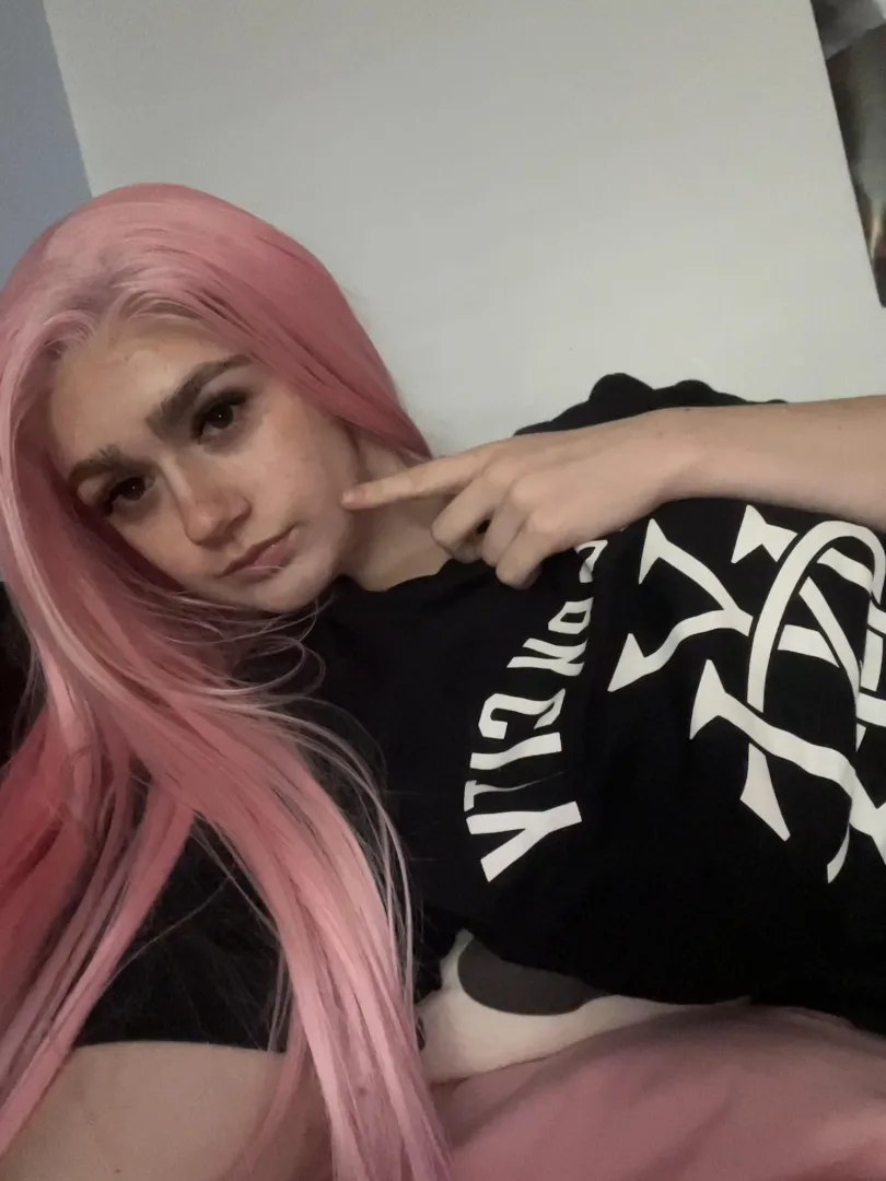 serve me, I love making you feet weak!