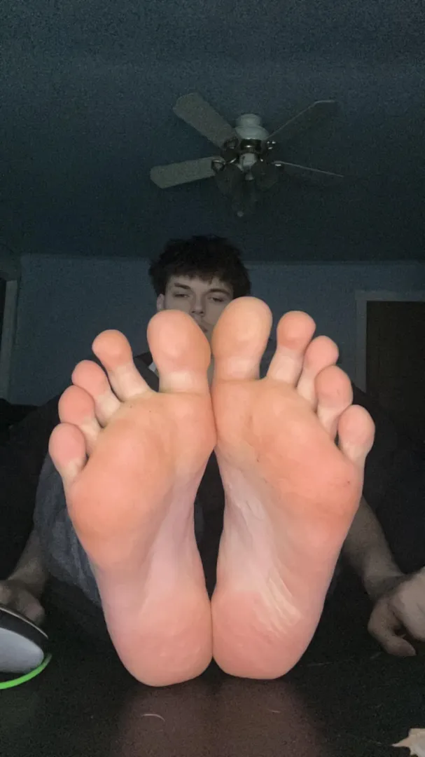 Serve these 19yr alpha feet