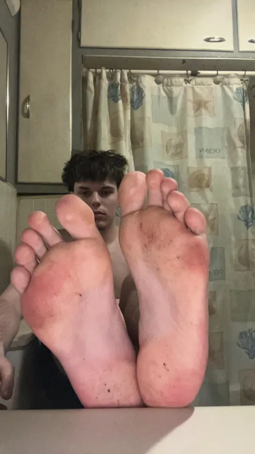 Serve these 19yr alpha feet