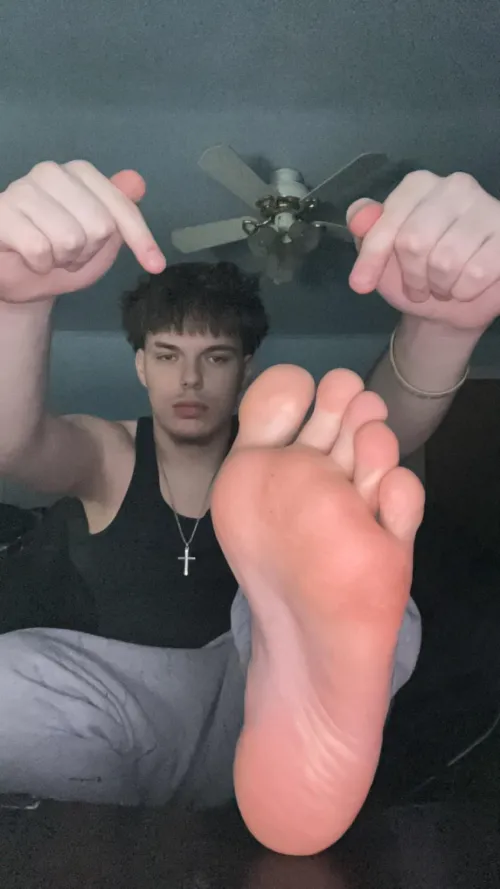 Serve your 19yr Alpha feet