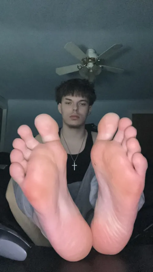 Serve your 19yr Alpha feet