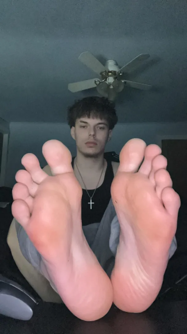 Serve your 19yr Alpha feet