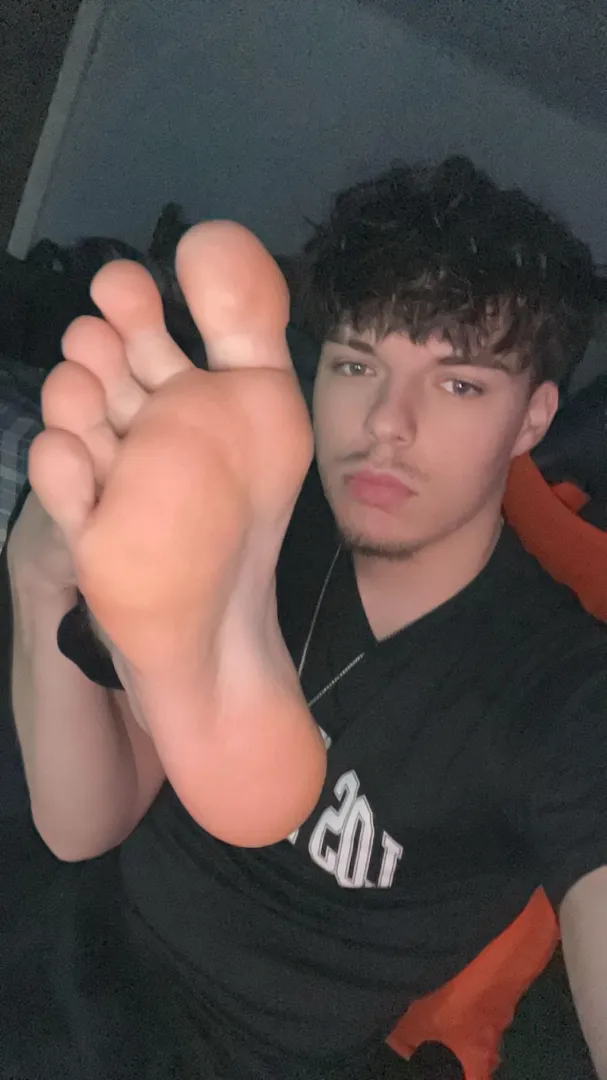 Serve your gods 19yr feet