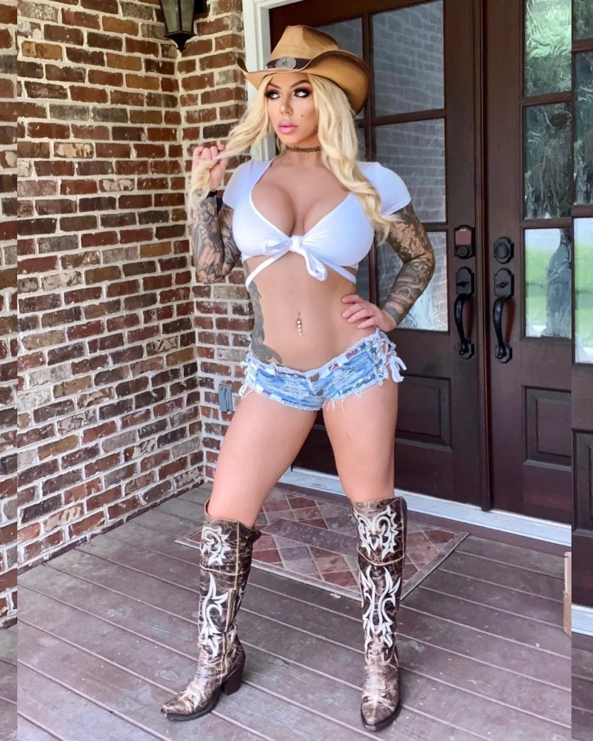 Sexiest cowgirl I ever seen