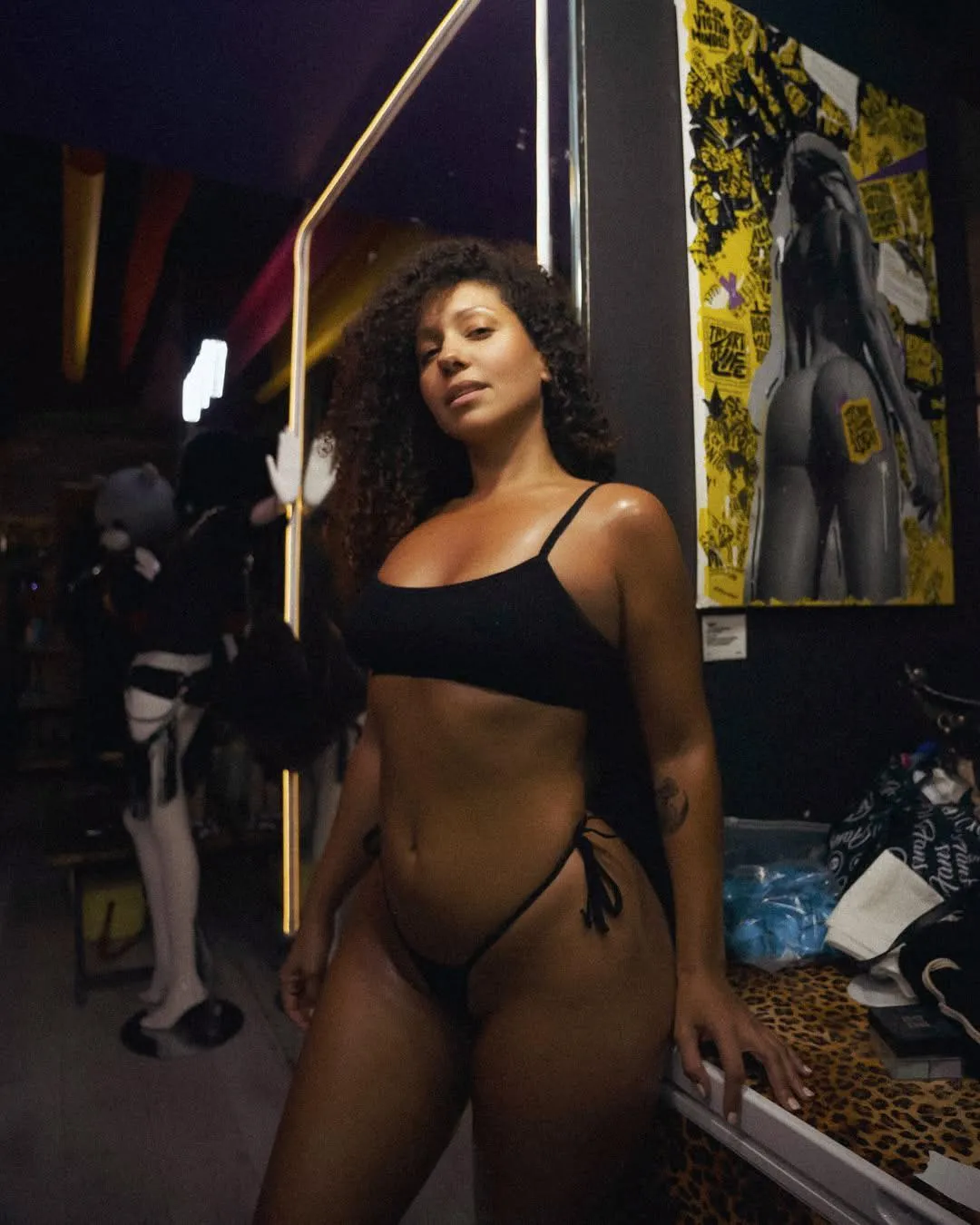 Shadows set the tone right