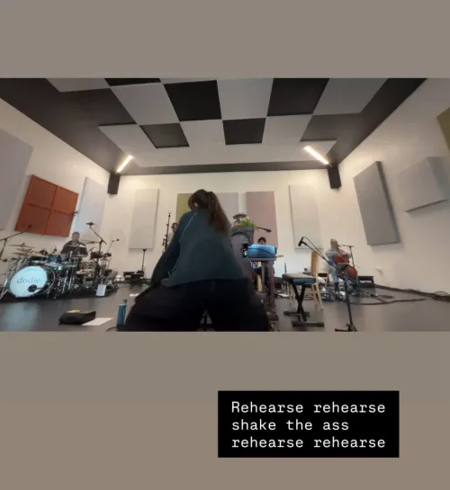 Shake it, Dodie!