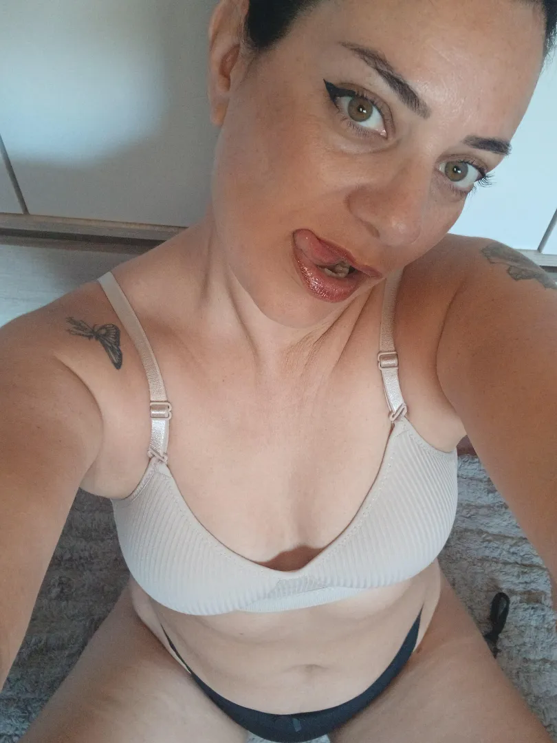 She Cause of distracción.